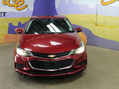 Used 2017 Chevrolet Cruze LT w/ LT True North Edition FWD image 3