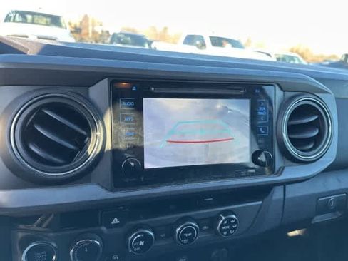 Used 2016 Toyota Tacoma TRD Sport image 8