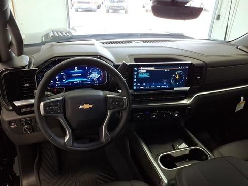 Used 2025 Chevrolet Silverado 2500 LTZ w/ LTZ Premium Package AWD/4WD image 16