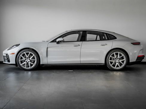 New 2026 Porsche Panamera 4 image 2