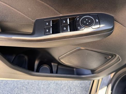 Used 2022 Ford Escape SE FWD image 17