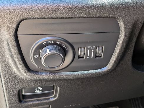 Used 2023 Jeep Grand Cherokee Altitude AWD/4WD image 24