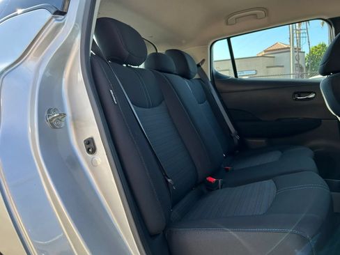 Used 2025 Nissan Leaf S FWD image 40