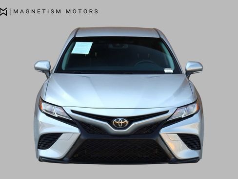 Used 2018 Toyota Camry SE w/ Convenience Package image 6