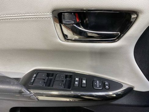 Used 2016 Toyota Avalon XLE Plus image 23