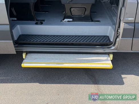 Used 2015 Mercedes-Benz Sprinter 2500 image 27