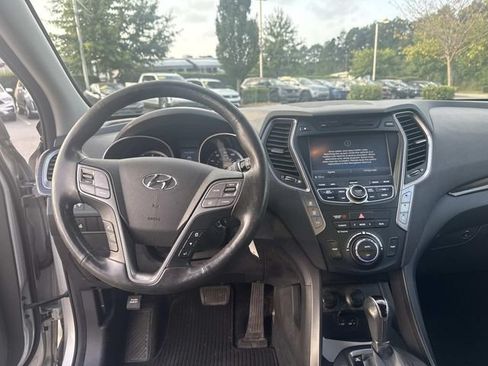 Used 2013 Hyundai Santa Fe GLS FWD image 5