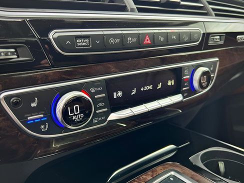 Used 2019 Audi Q7 3.0T Premium Plus w/ Premium Plus Package AWD/4WD image 54