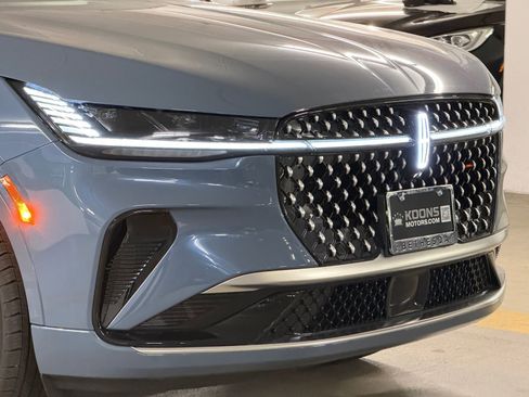 New 2026 Lincoln Nautilus Reserve image 6