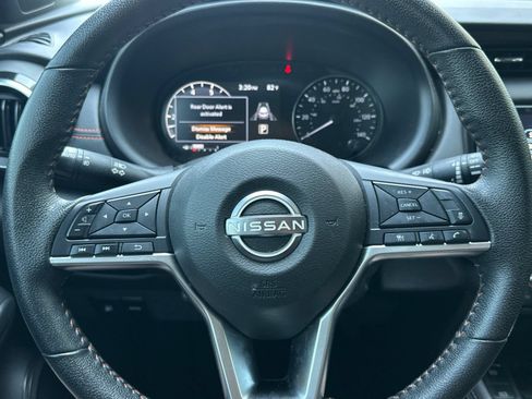 Used 2022 Nissan Kicks SR w/ Interior Electronics Package FWD image 21