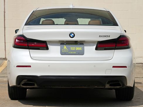 Used 2021 BMW 530i w/ Convenience Package RWD image 10
