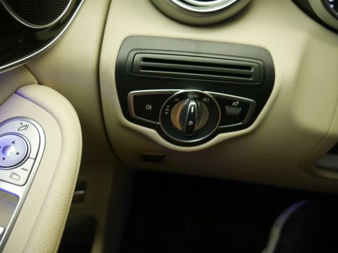 Used 2022 Mercedes-Benz GLC 300 4MATIC image 40