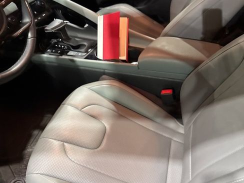 Certified 2024 Hyundai Elantra Limited image 6