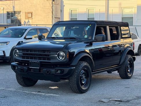 Used 2022 Ford Bronco Black Diamond AWD/4WD image 3