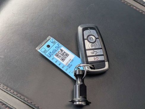 Used 2020 Ford F250 Platinum w/ FX4 Off-Road Package image 35