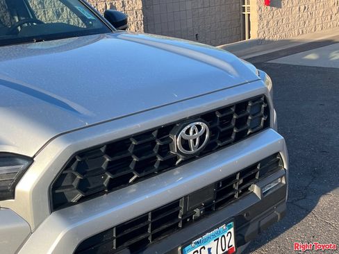Certified 2025 Toyota 4Runner TRD Off-Road Premium AWD/4WD image 7