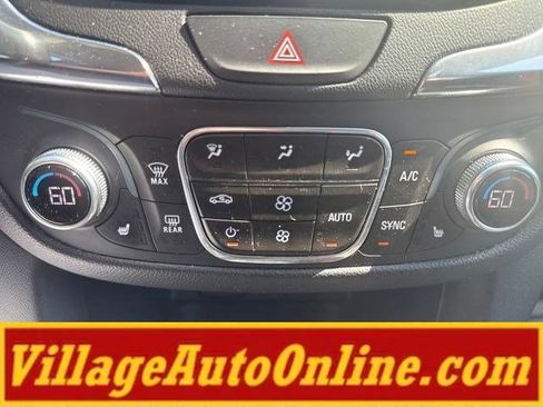Used 2018 Chevrolet Equinox LT AWD/4WD image 30