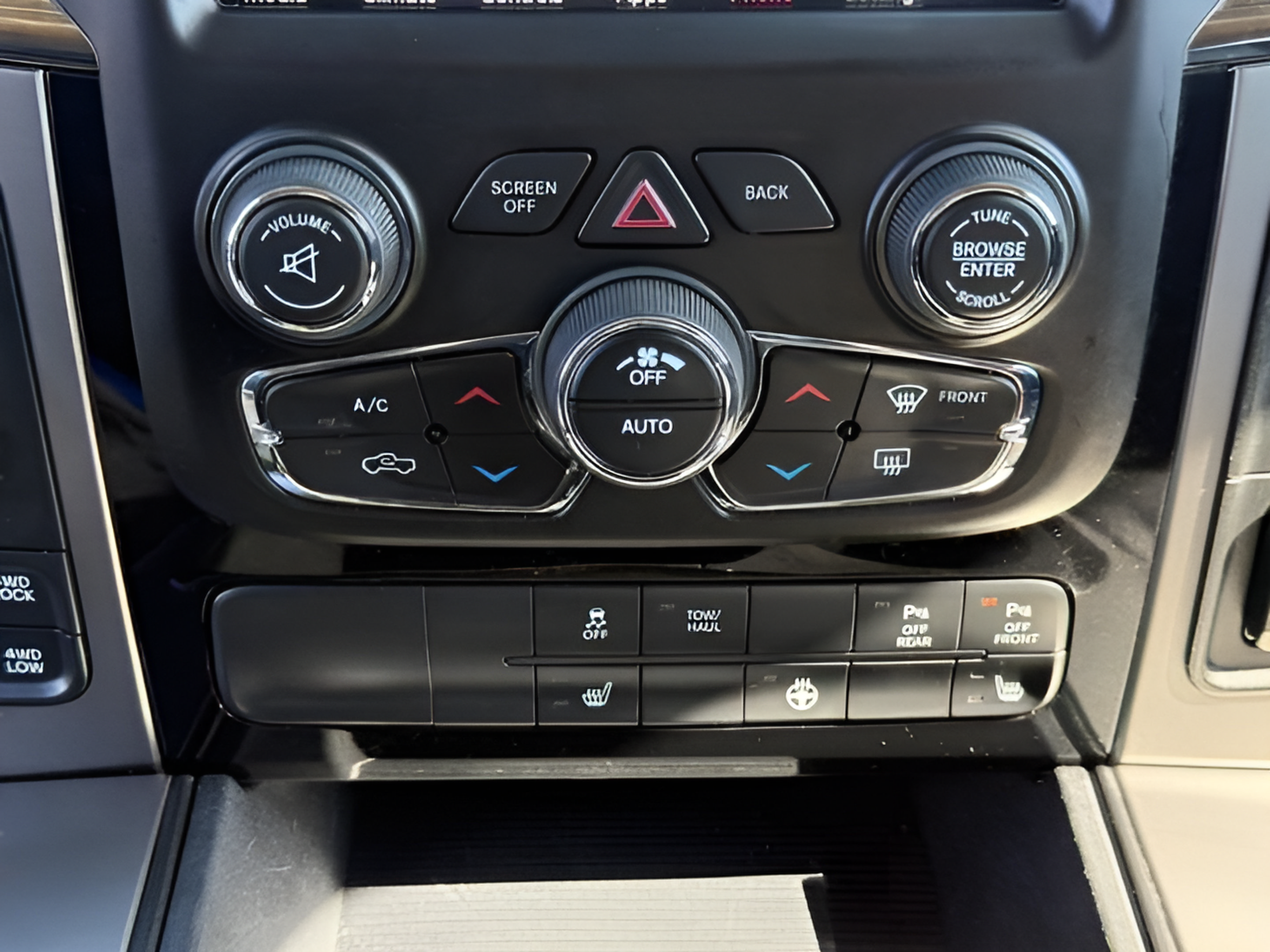 Used 2018 RAM 1500 Sport w/ Convenience Group AWD/4WD image 23