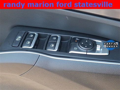 Used 2025 Kia Sorento S w/ Panoramic Sunroof Package image 26