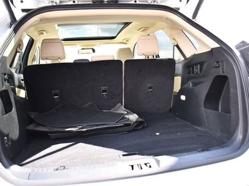 Used 2024 Ford Edge SEL w/ Convenience Package image 19