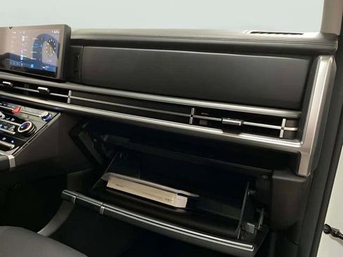 Used 2026 Hyundai Santa Fe SE FWD image 58