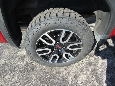 Certified 2023 GMC Sierra 1500 AT4 w/ AT4 Premium Package image 9