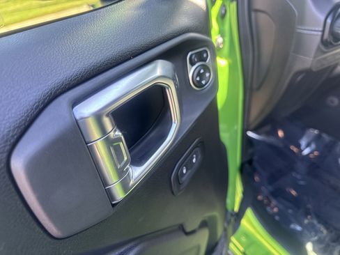 Certified 2025 Jeep Gladiator Rubicon w/ Convenience Group image 15