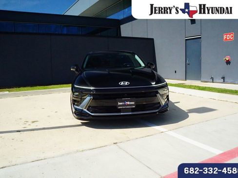 Certified 2025 Hyundai Sonata Limited FWD image 2