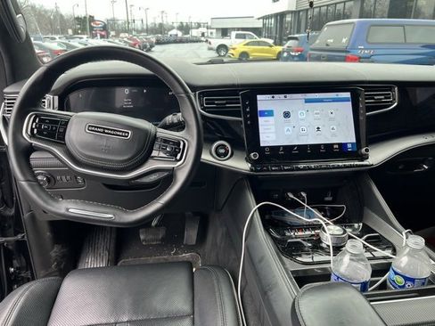 Used 2023 Jeep Grand Wagoneer Series II image 11