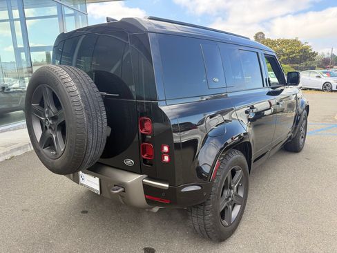 Used 2021 Land Rover Defender 110 X-Dynamic SE AWD/4WD image 6