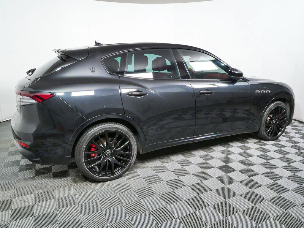 Used 2022 Maserati Levante Modena AWD/4WD image 2