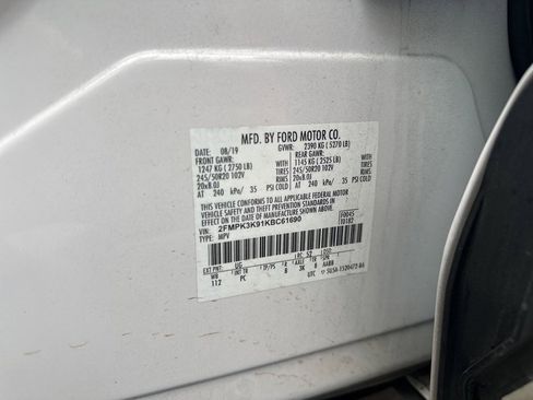 Used 2019 Ford Edge Titanium w/ Equipment Group 301A image 17