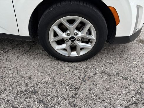 Used 2025 Kia Soul LX w/ LX Technology Package FWD image 25