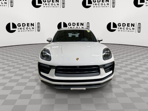 Used 2022 Porsche Macan image 3
