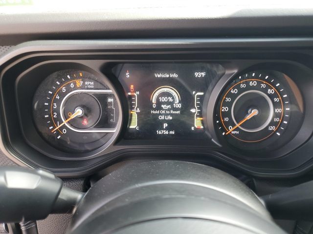 Used 2025 Jeep Gladiator Mojave w/ Convenience Group AWD/4WD image 18