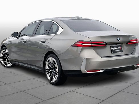 Used 2024 BMW 530i 530i w/ Convenience Package image 9