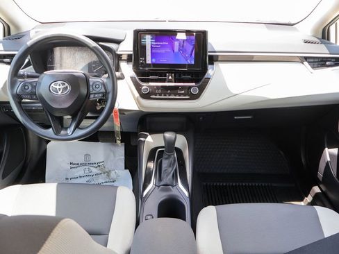 Used 2025 Toyota Corolla LE FWD image 7