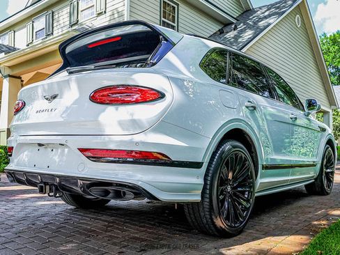 Used 2023 Bentley Bentayga Speed AWD/4WD image 8
