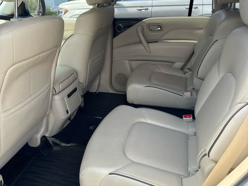 Used 2020 INFINITI QX80 Luxe w/ All-Season Package RWD image 7