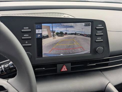 Used 2025 Hyundai Elantra Sport image 13