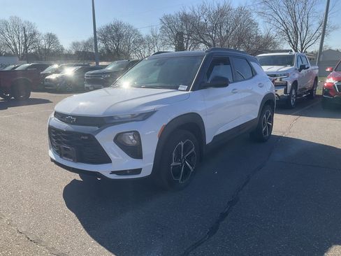 Used 2023 Chevrolet TrailBlazer RS w/ Sun and Liftgate Package image 1