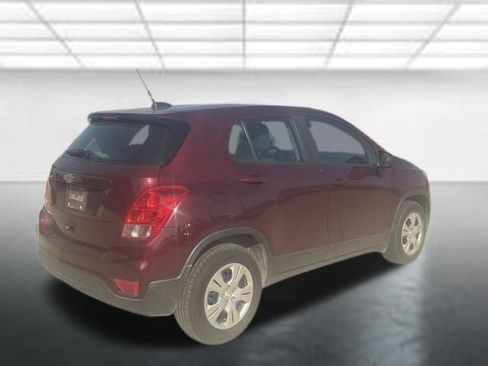 Used 2017 Chevrolet Trax LS FWD image 3