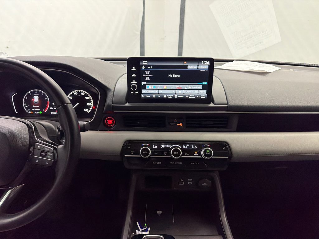 Used 2025 Honda Pilot EX-L image 30