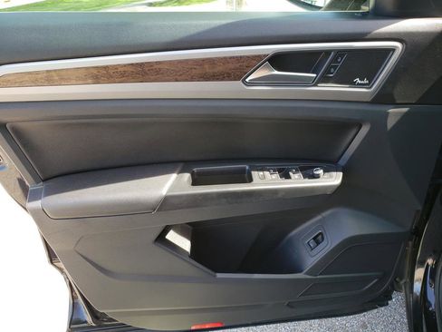Used 2019 Volkswagen Atlas SEL Premium AWD/4WD image 9