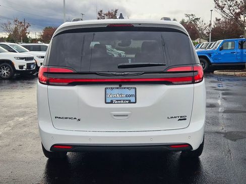 New 2026 Chrysler Pacifica Limited w/ S Appearance Package image 5