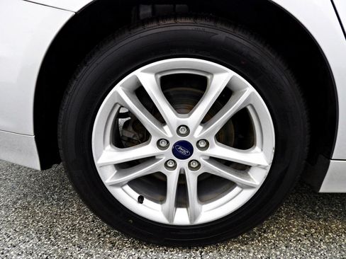 Used 2018 Ford Fusion SE image 20