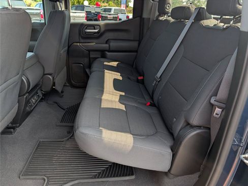 Used 2021 Chevrolet Silverado 1500 LT w/ Z71 Off-Road Package AWD/4WD image 33