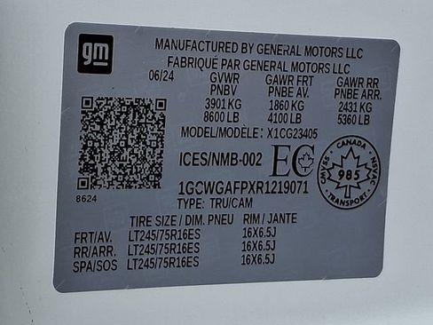 Used 2024 Chevrolet Express 2500 w/ Driver Convenience Package image 31