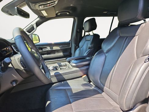 Used 2022 Jeep Wagoneer Series III image 9