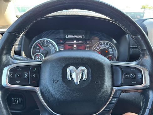 Used 2019 RAM 1500 Laramie AWD/4WD image 18